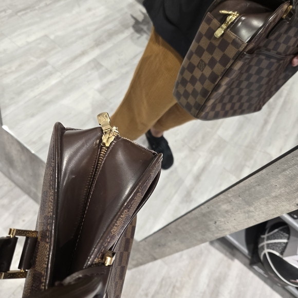 Louis Vuitton Authentic  Sarria Damier Vintage Handbag - Picture 8 of 8